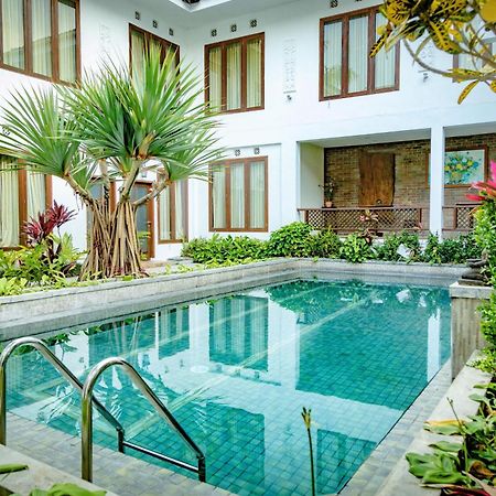 Family Hotel Gradia 2 Batu (East Java) Exterior foto