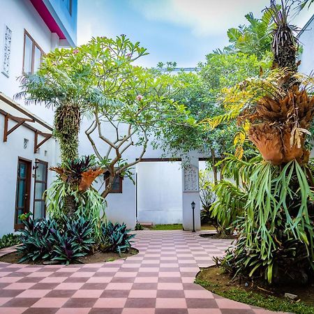 Family Hotel Gradia 2 Batu (East Java) Exterior foto