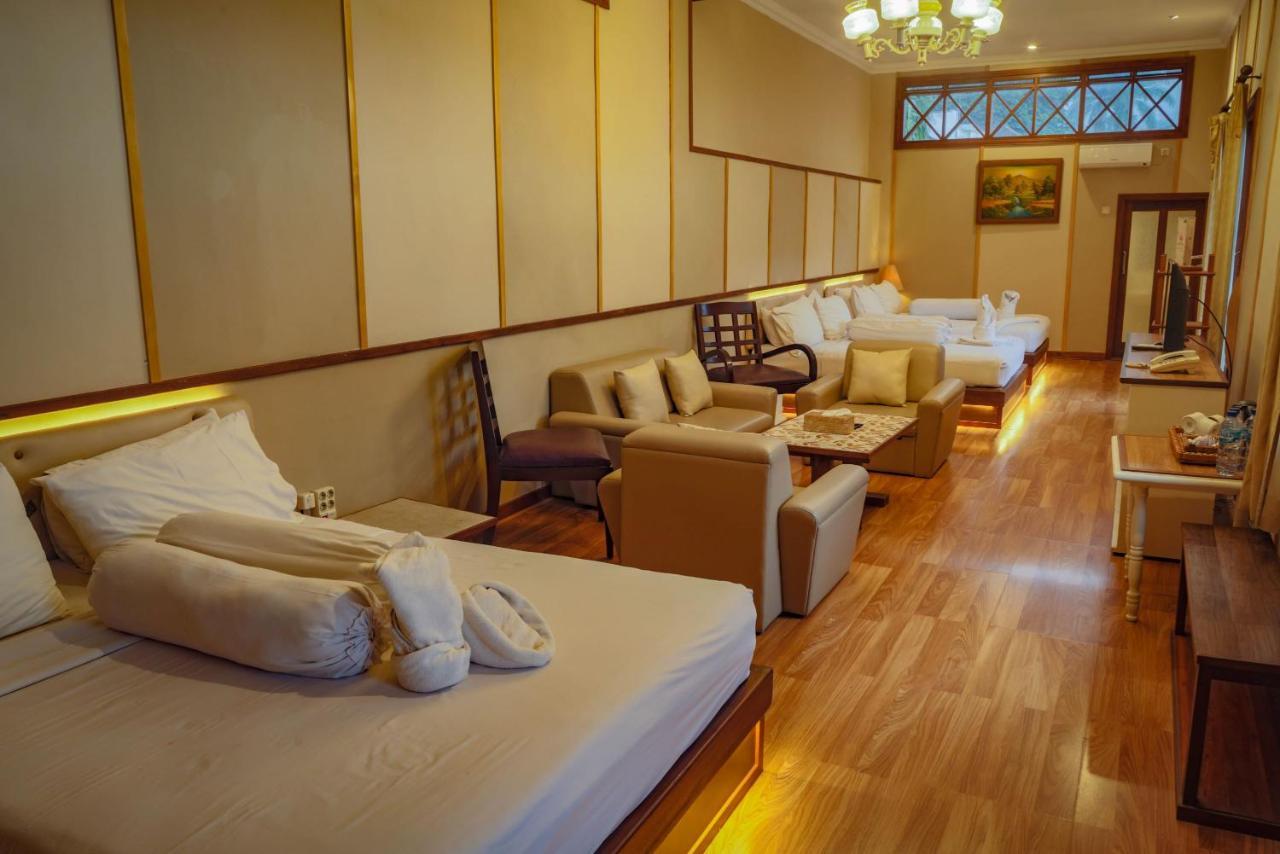 Family Hotel Gradia 2 Batu (East Java) Exterior foto