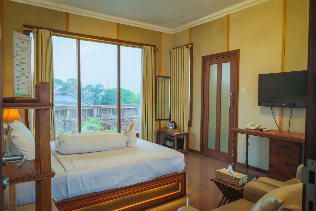 Family Hotel Gradia 2 Batu (East Java) Exterior foto