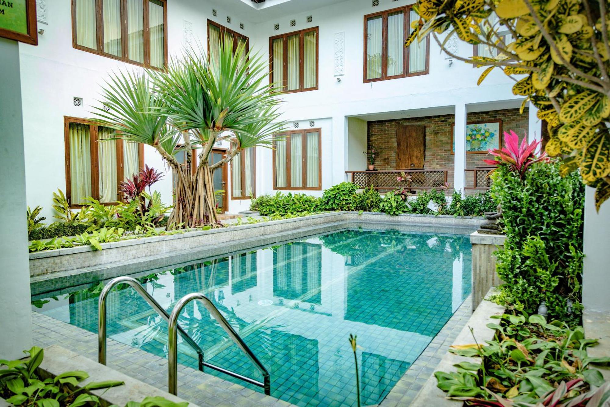 Family Hotel Gradia 2 Batu (East Java) Exterior foto