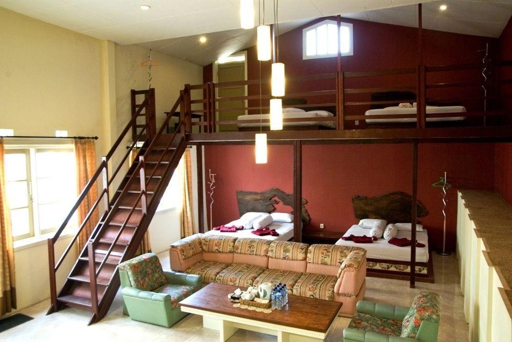 Family Hotel Gradia 2 Batu (East Java) Exterior foto