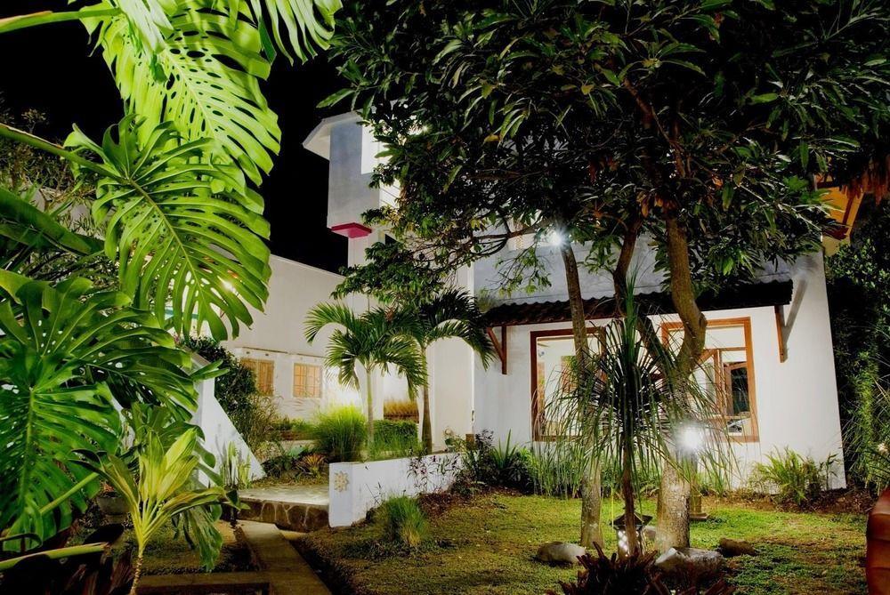 Family Hotel Gradia 2 Batu (East Java) Exterior foto