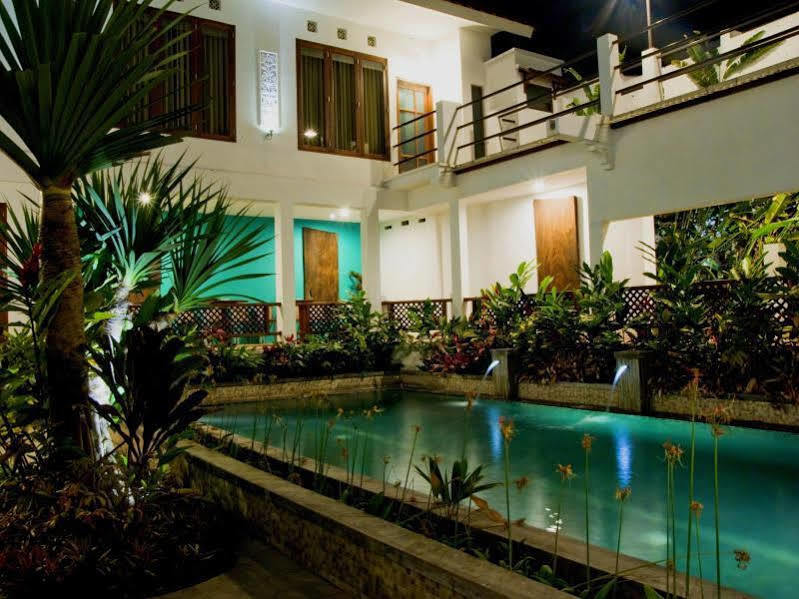 Family Hotel Gradia 2 Batu (East Java) Exterior foto