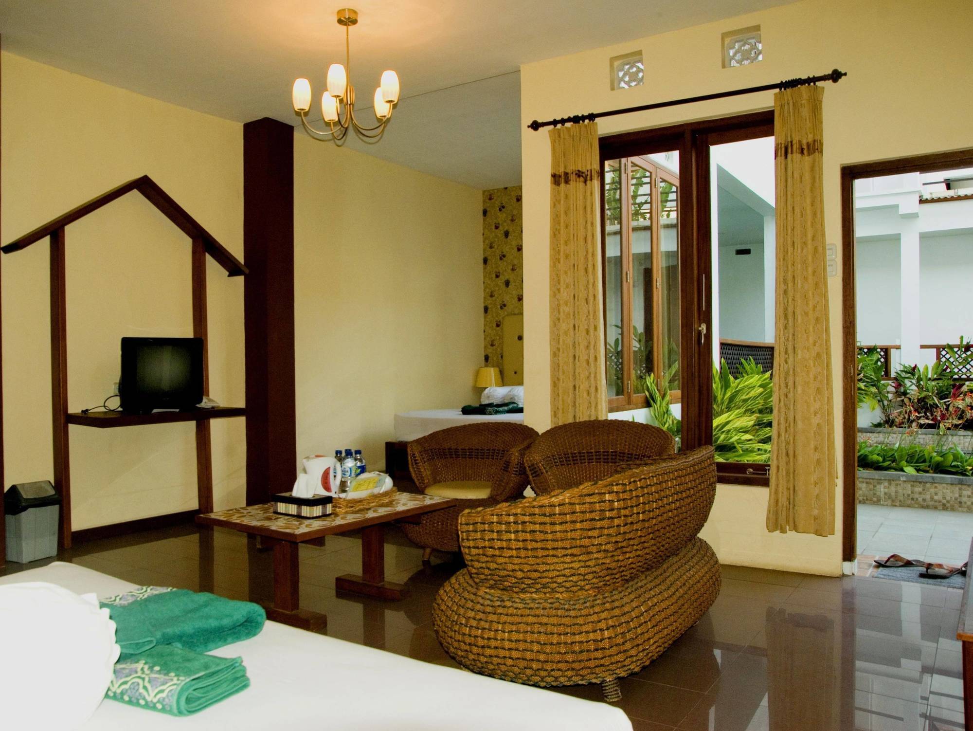 Family Hotel Gradia 2 Batu (East Java) Exterior foto